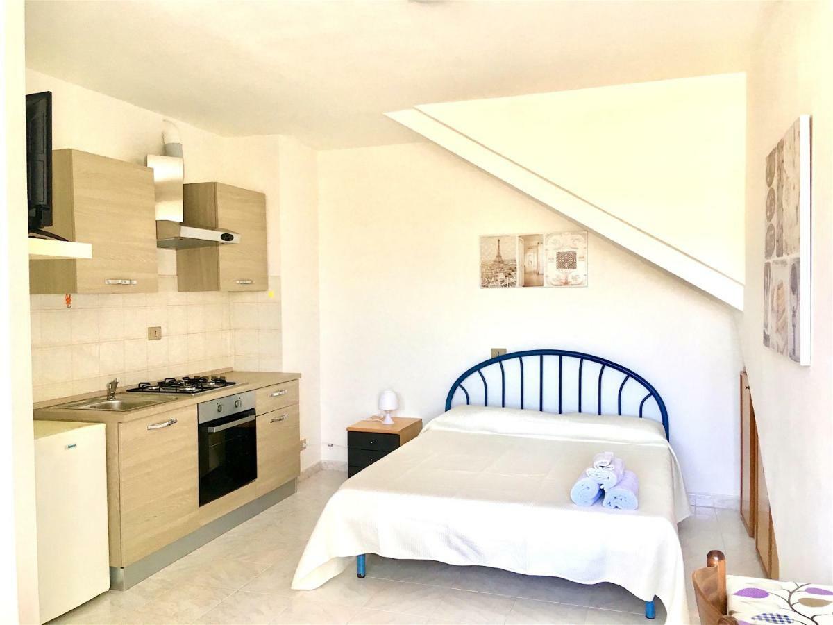 Apartamento Monolocale Loredana Tergu Exterior foto